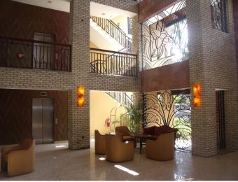 The entrance lobby at the Karibe Hotel 