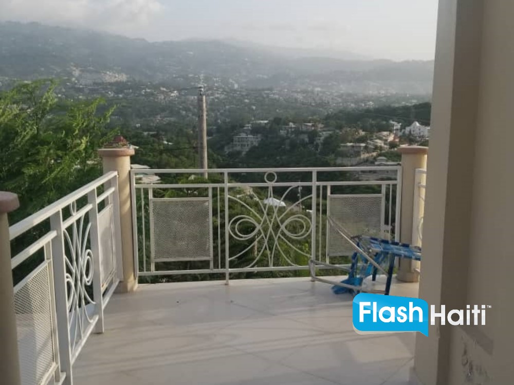 4 Bed, 3.5 Bath House For Sale in Vivy Mitchell Haiti