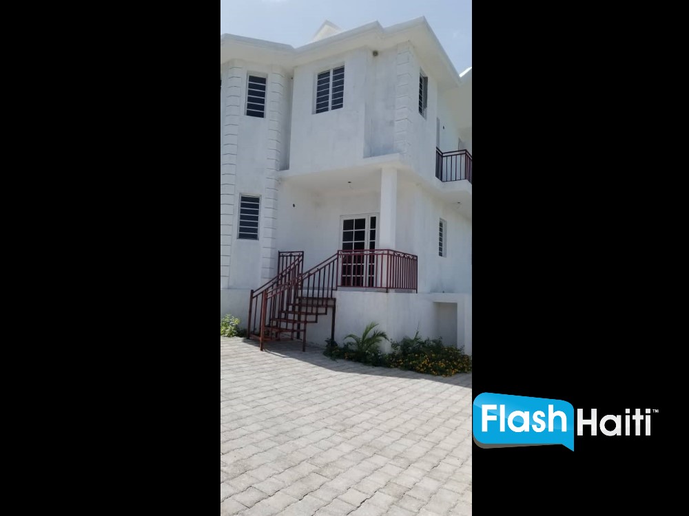 4 Bed, 3.5 Bath House for Sale at Vivy Mitchell