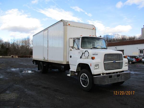 1995 Ford L7000 26' Foot Box Truck in Great Shape & Running no issues
