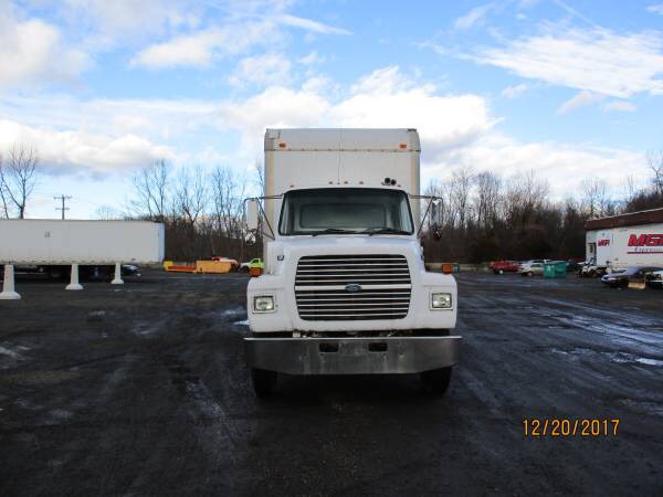 1995 Ford L7000 26' Foot Box Truck in Great Shape & Running no issues