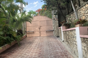 9 Bedrooms House For Sale In Pelerin 6, Petion-Ville, Haiti