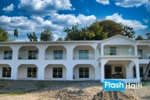 Hotel a Vendre dans le Sud d Haiti β Emplacement de Reve avec Vue sur Mer
