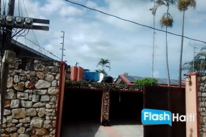 Jolie Maison Basse a Vendre – Thomassin