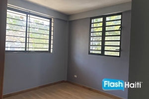 Unwind in Style: 6-Bed, 4-Bath Retreat For Sale in Vivy Mitchel
