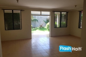 Family-Friendly 3-Bedroom Apartment – Perfect Location, Great Price