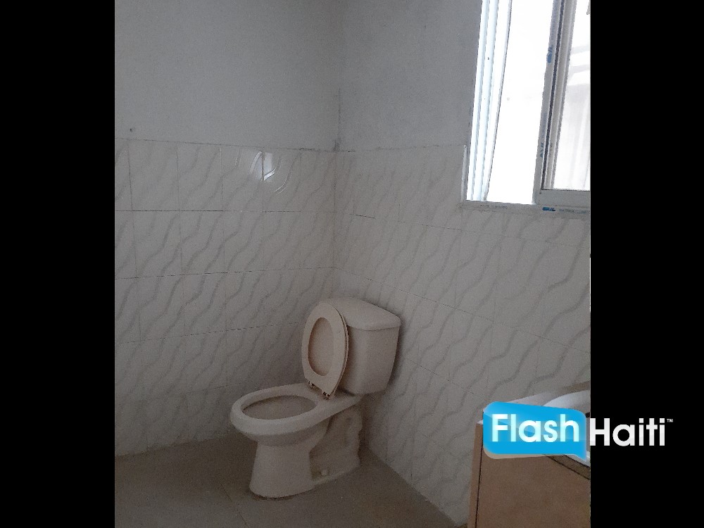Appartement Neuf a Louer a Diegue, Petionville – 2 Chambres, Parking et Reservoir
