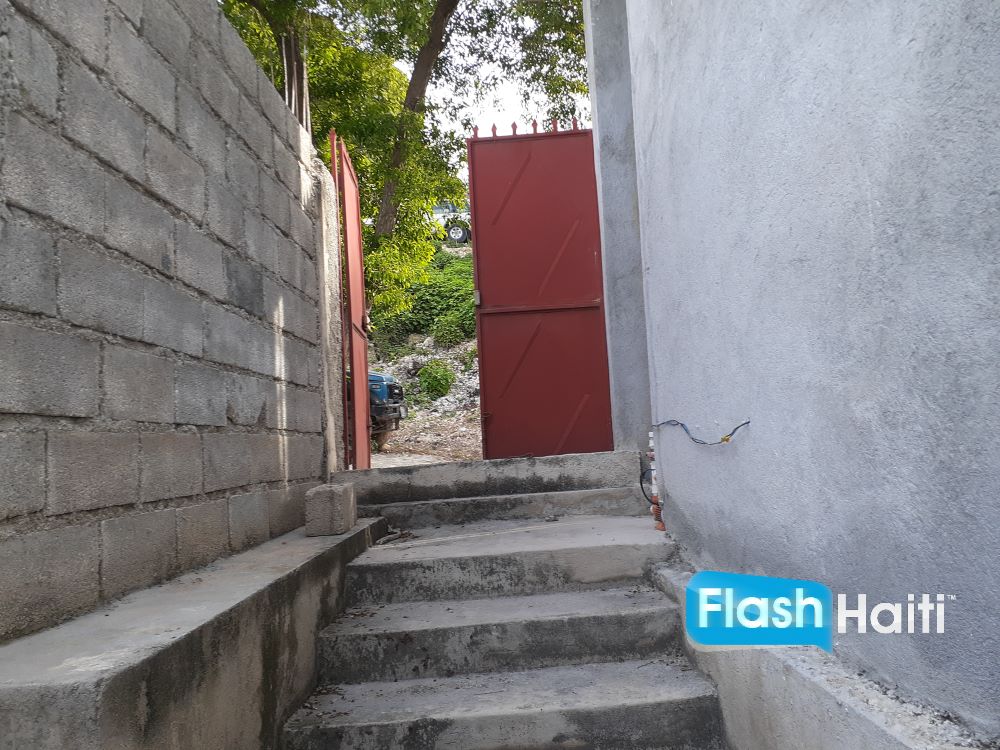 Appartement Neuf a Louer a Diegue, Petionville – 2 Chambres, Parking et Reservoir