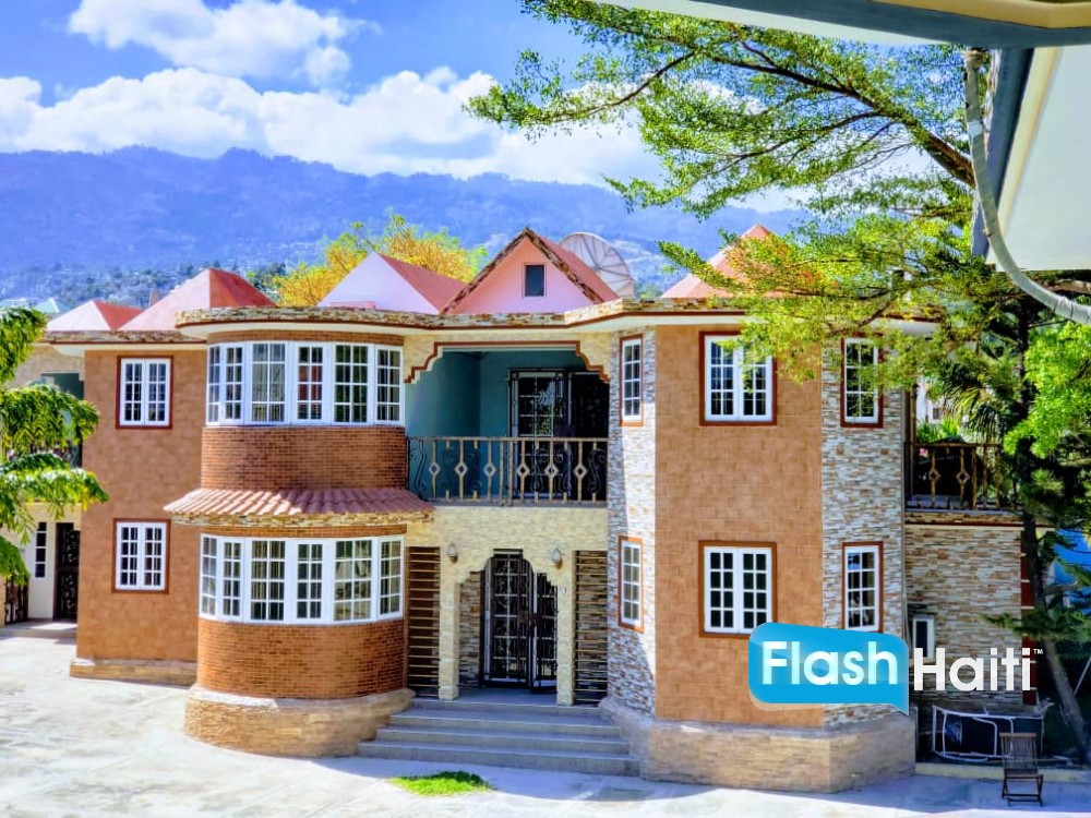 Modern Apartments with Generator & Terrace – Vivy Mitchel