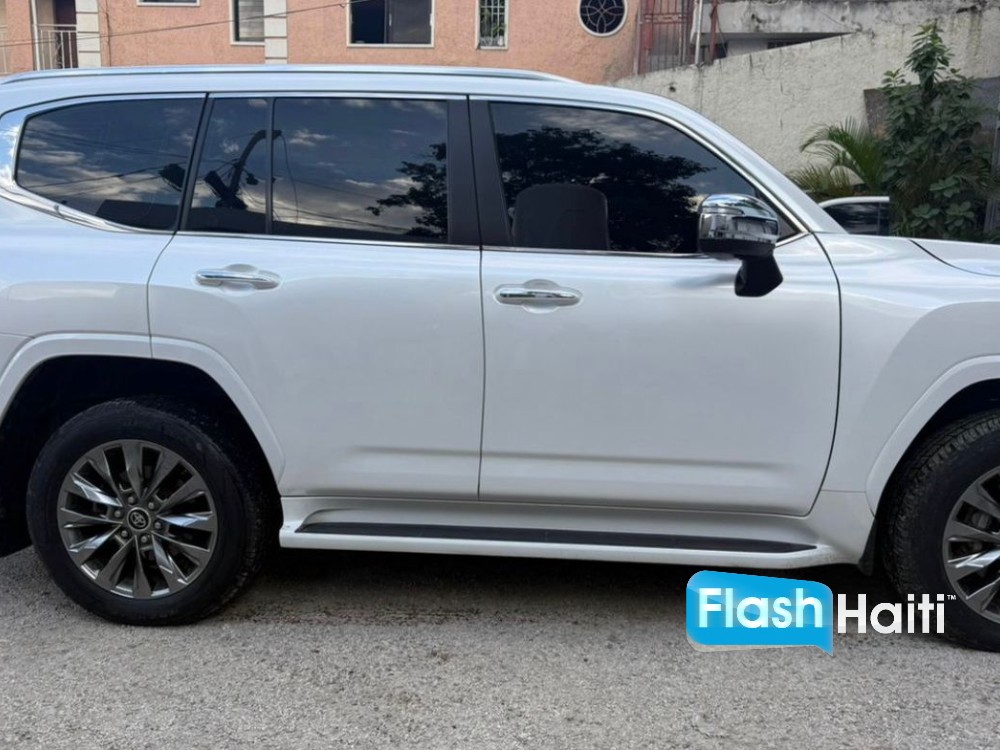 2022 Toyota Land Cruiser LC300