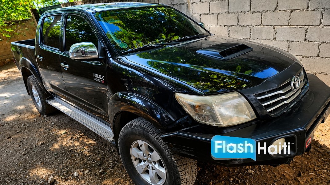 2015 Toyota Hilux (B4 Armored)