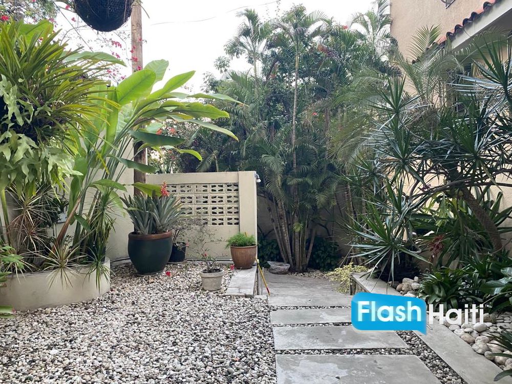 Elegant 3-Bedroom House in Quiet Pétion-Ville Neighborhood – Move-In Ready