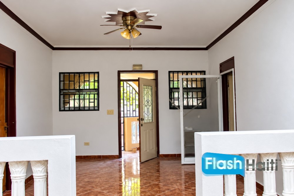 Maison Basse avec Cour Clôturée et 2 Puits à Cap-Haïtien