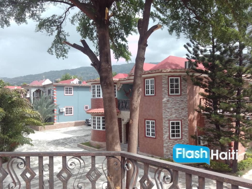 Modern Apartments with Generator & Terrace – Vivy Mitchel