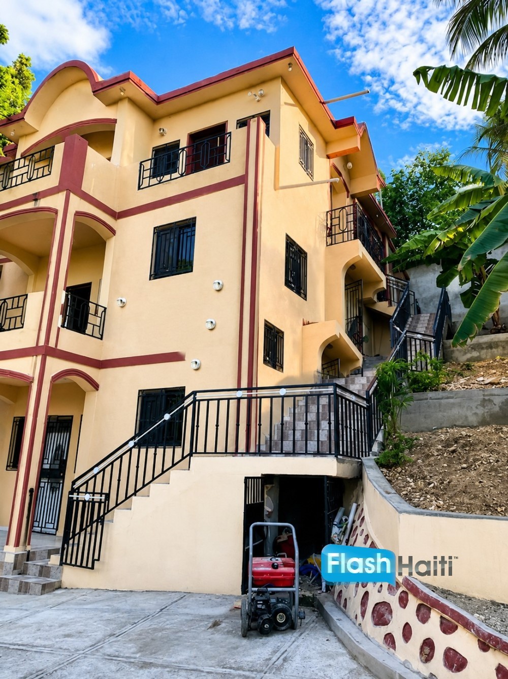 Spacious Duplex with Stunning Views – Route de Frères