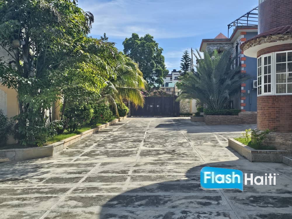 Modern Apartments with Generator & Terrace – Vivy Mitchel