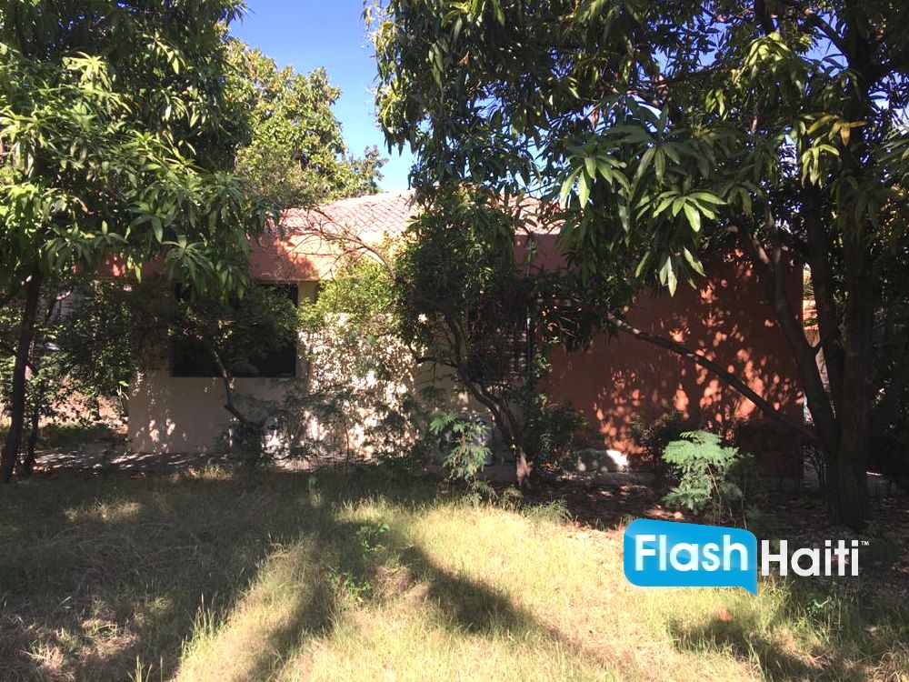 Spacious 3-Bedroom, 3-Bathroom Family Home for Sale in Belvil