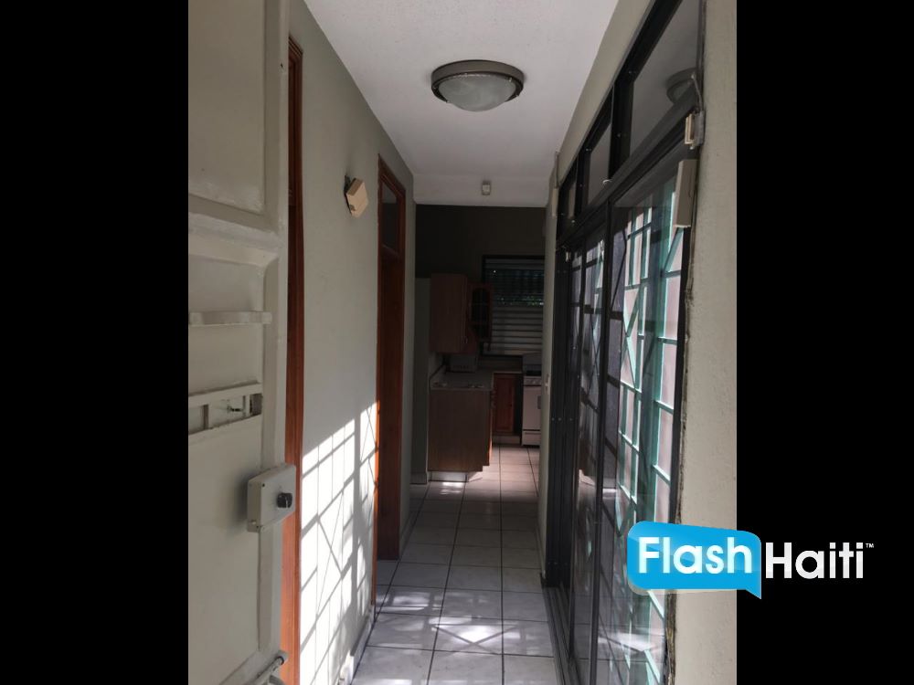 Spacious 3-Bedroom, 3-Bathroom Family Home for Sale in Belvil
