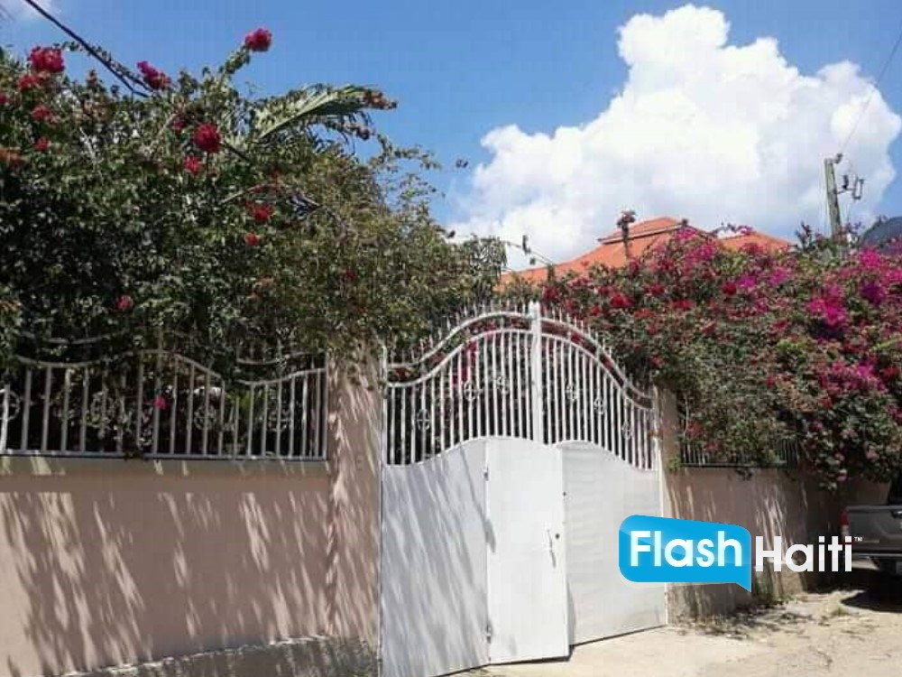 Spacieuse Maison à Louer au Cap-Haïtien – Monbin Lataille