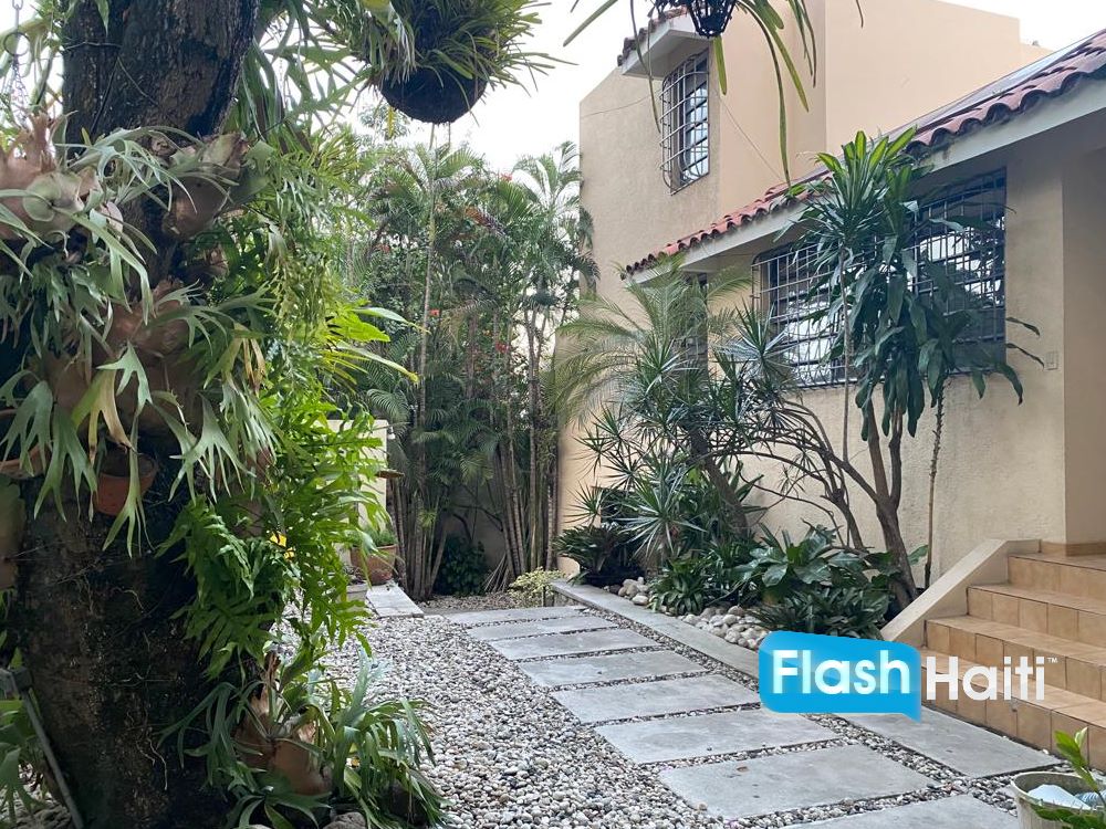 Elegant 3-Bedroom House in Quiet Pétion-Ville Neighborhood – Move-In Ready