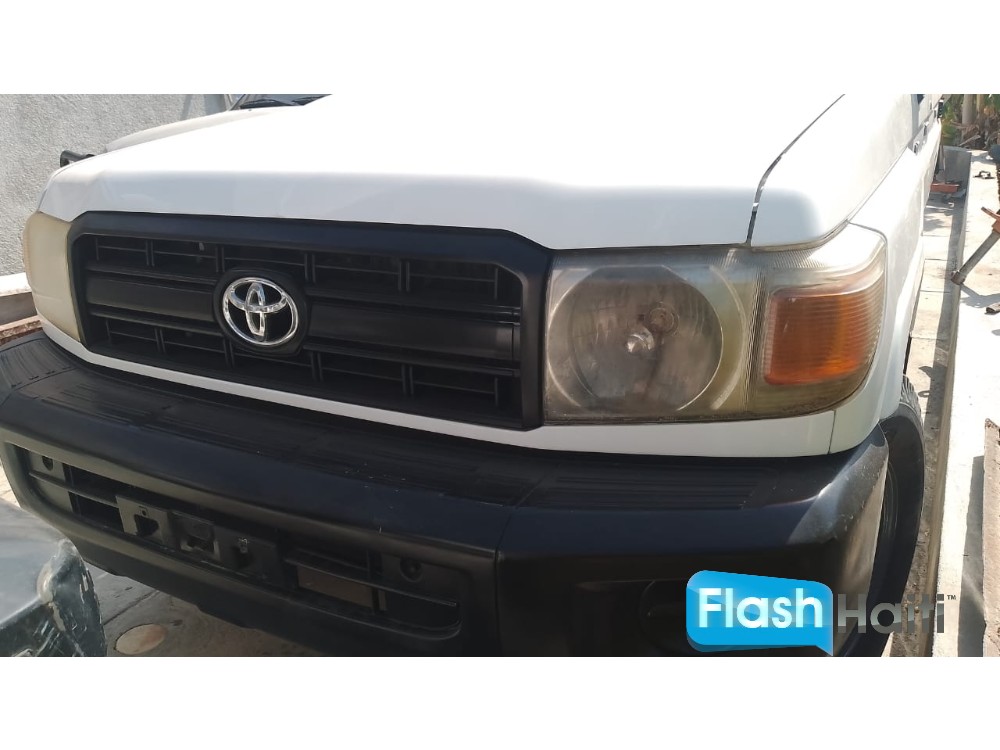 2012 Toyota Land Cruiser (Zo Requin)