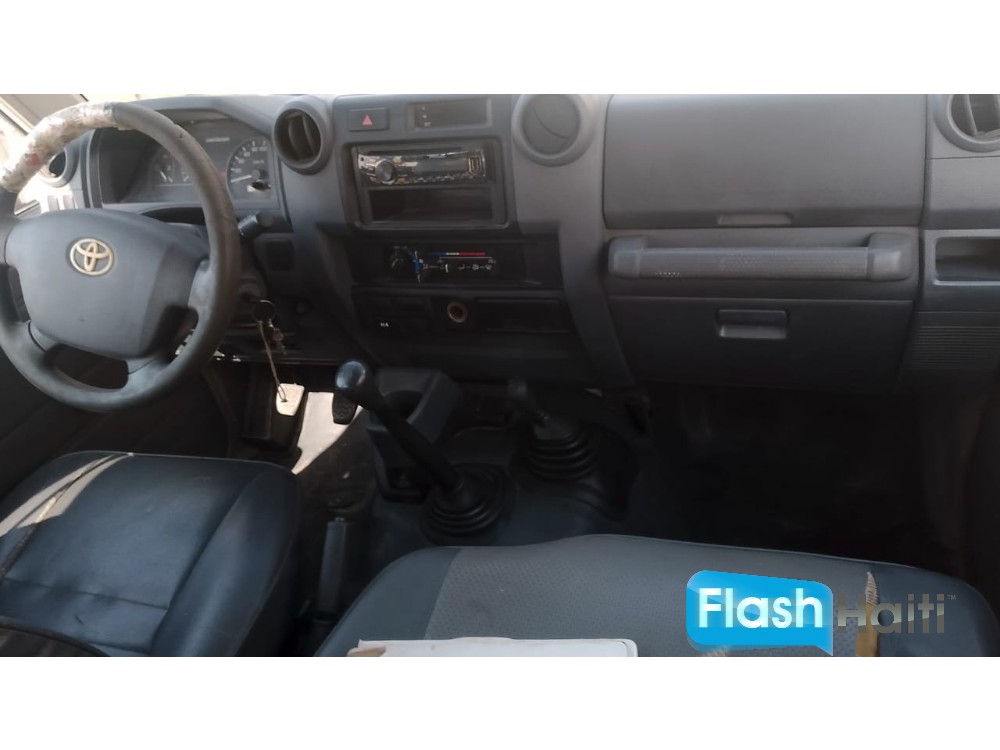 2012 Toyota Land Cruiser (Zo Requin)