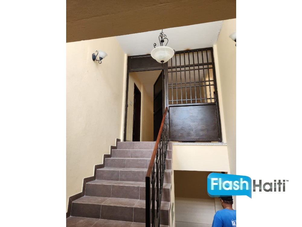 Spacious 5-Bedroom House with Pool for Rent in Pèlerin 5