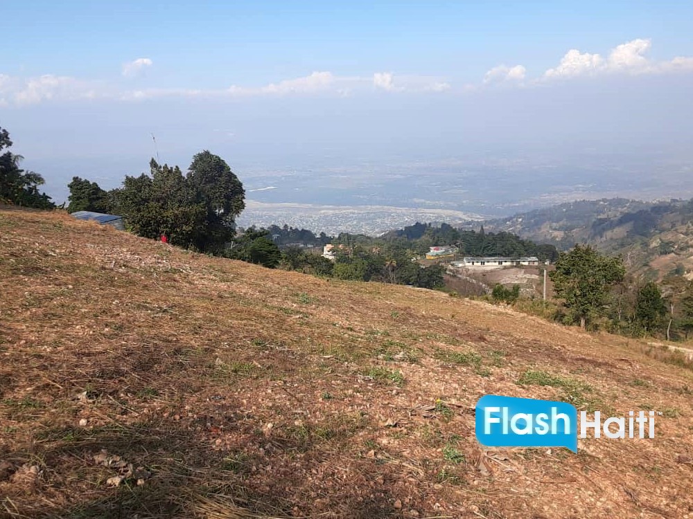 Cool Mountain Living Starts Here – Land for Sale in Duvier