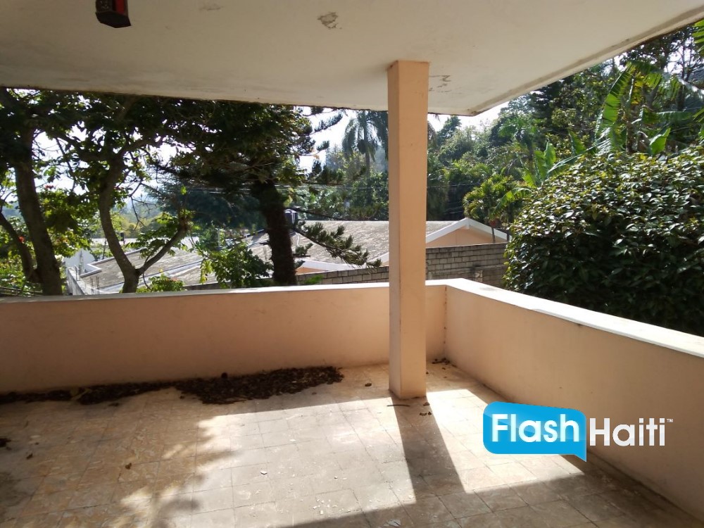 Belle Maison Familiale 4 Chambres à Vendre à Thomassin