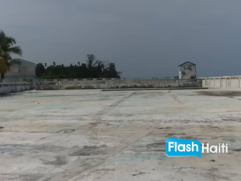 Seashore Land with Docking Facilities for Sale