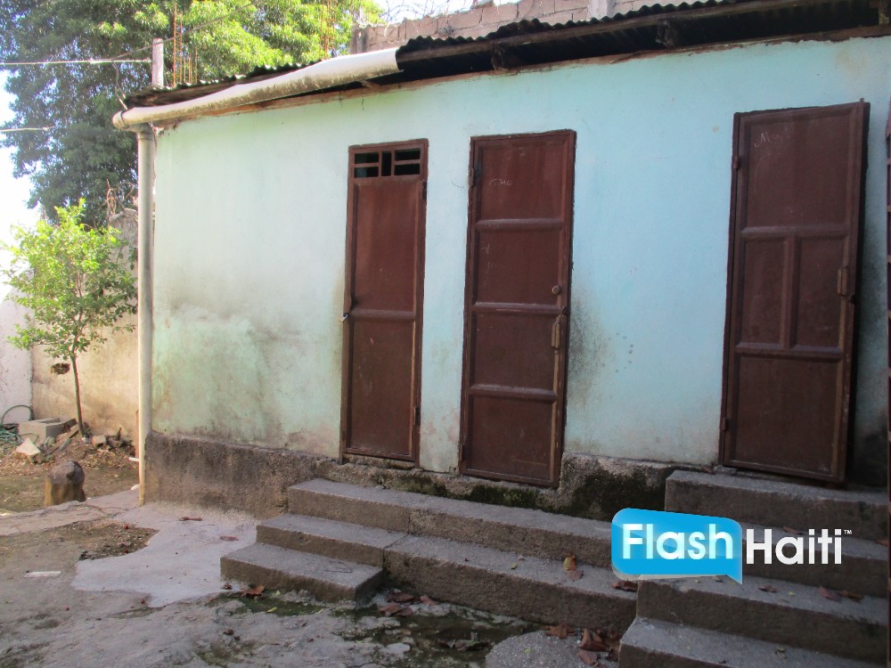 Belle Maison 3 Chambres avec Jardin à Juvenat, Pétion-Ville