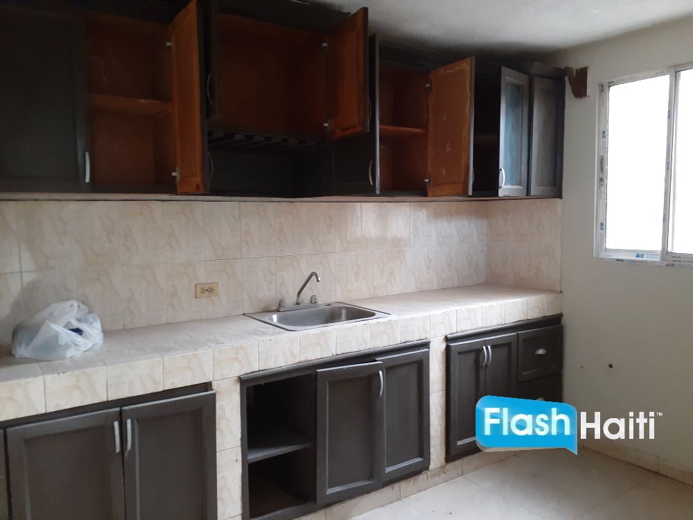 Appartement Neuf a Louer a Diegue, Petionville – 2 Chambres, Parking et Reservoir