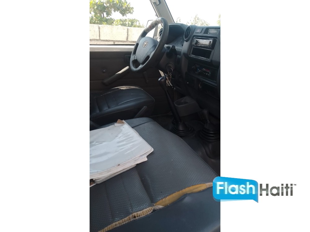 2012 Toyota Land Cruiser (Zo Requin)