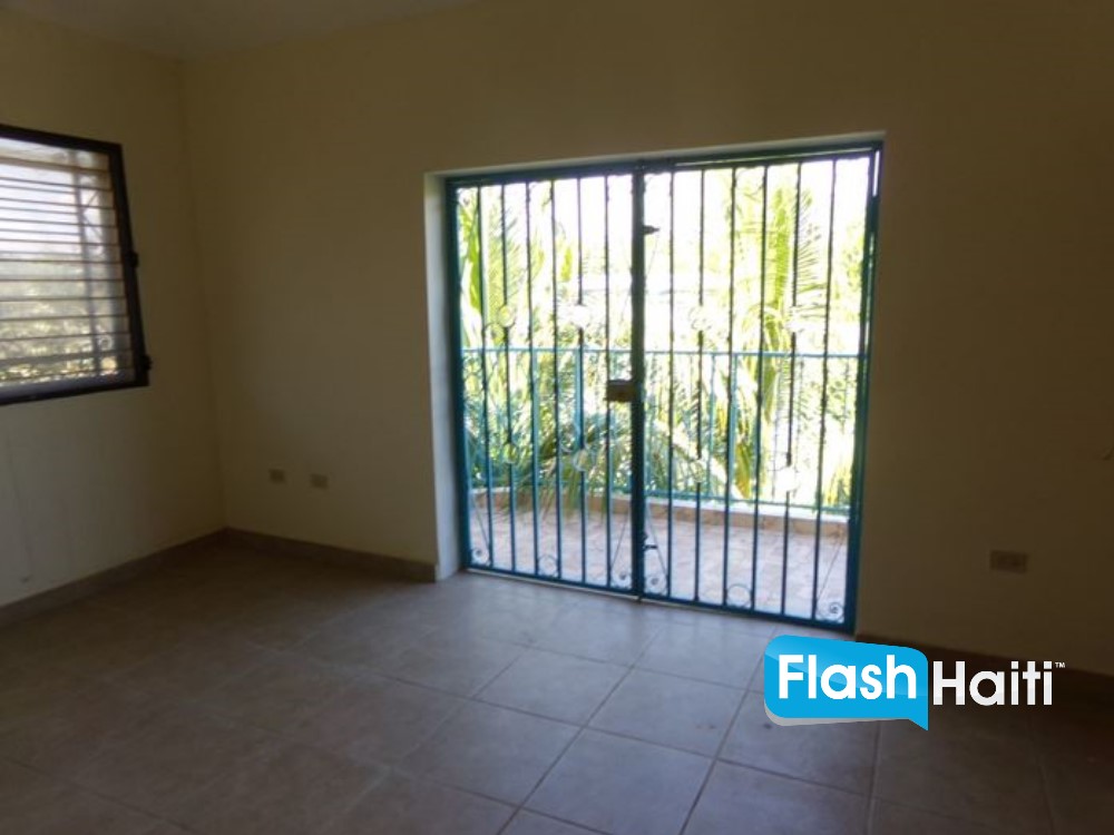 Trésor d’investissement à Jacmel : 3 maisons + 2 studios sur un grand terrain