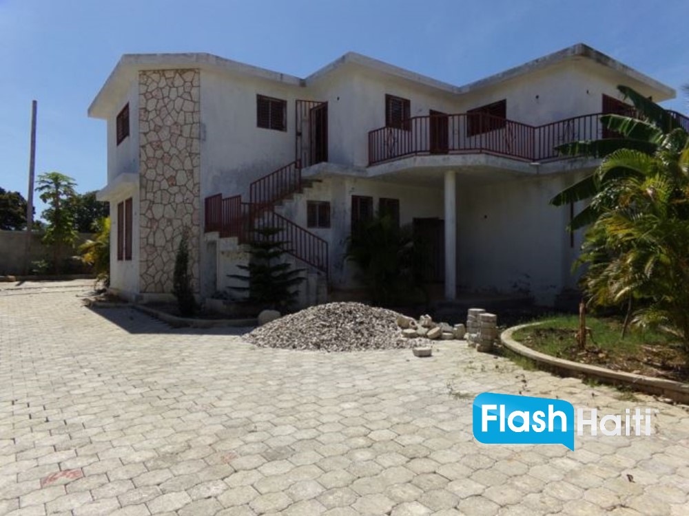 Trésor d’investissement à Jacmel : 3 maisons + 2 studios sur un grand terrain