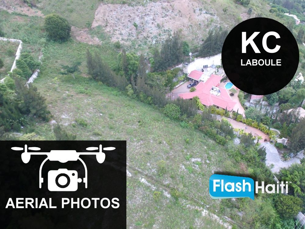 Grand terrain à vendre pour projet résidentiel à Laboule 10