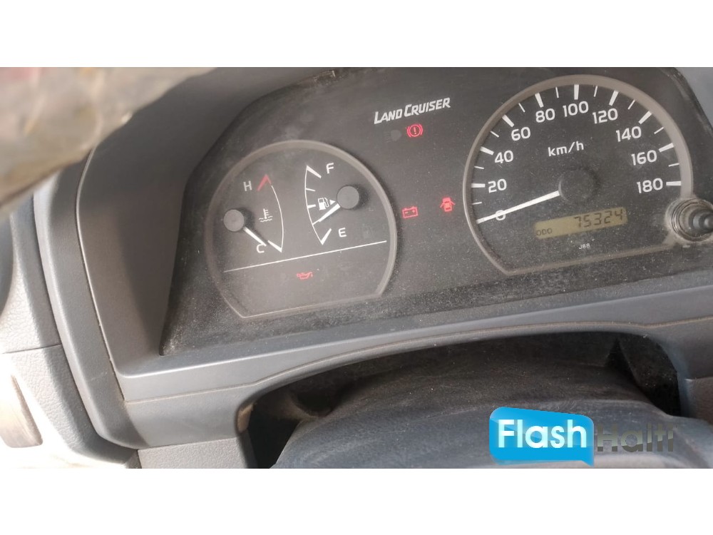 2012 Toyota Land Cruiser (Zo Requin)