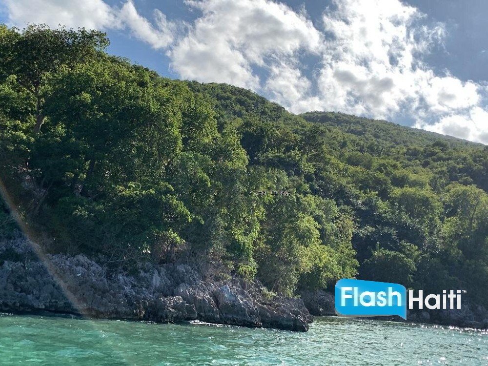 Own Paradise: Oceanfront Land for Sale on Labadee’s Exclusive Island