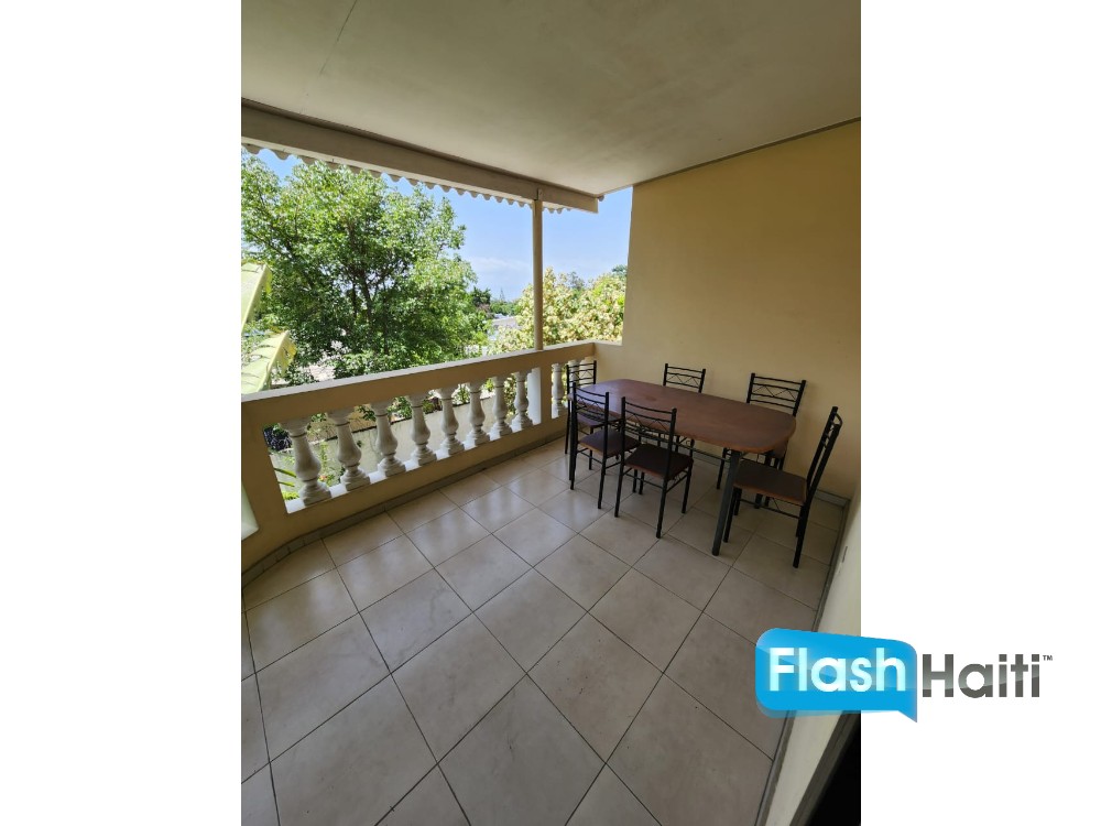 Spacious 5-Bedroom House with Pool for Rent in Pèlerin 5