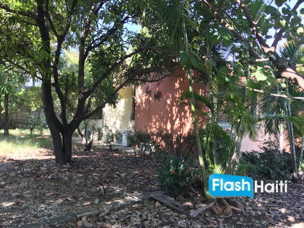 Spacious 3-Bedroom, 3-Bathroom Family Home for Sale in Belvil
