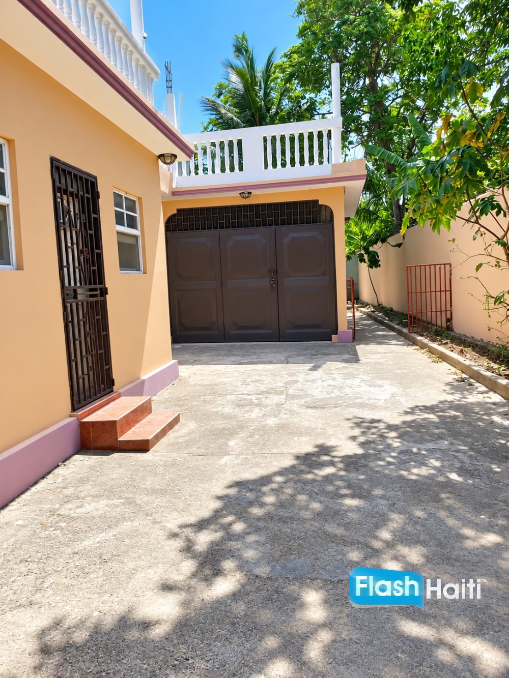 Maison Basse avec Cour Clôturée et 2 Puits à Cap-Haïtien