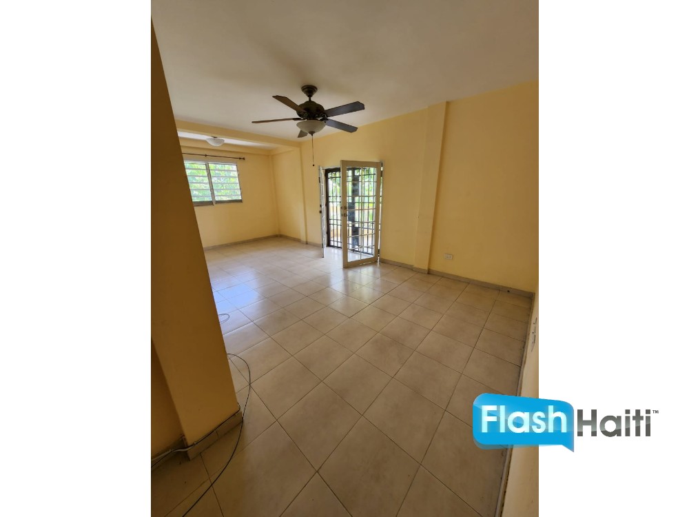 Spacious 5-Bedroom House with Pool for Rent in Pèlerin 5