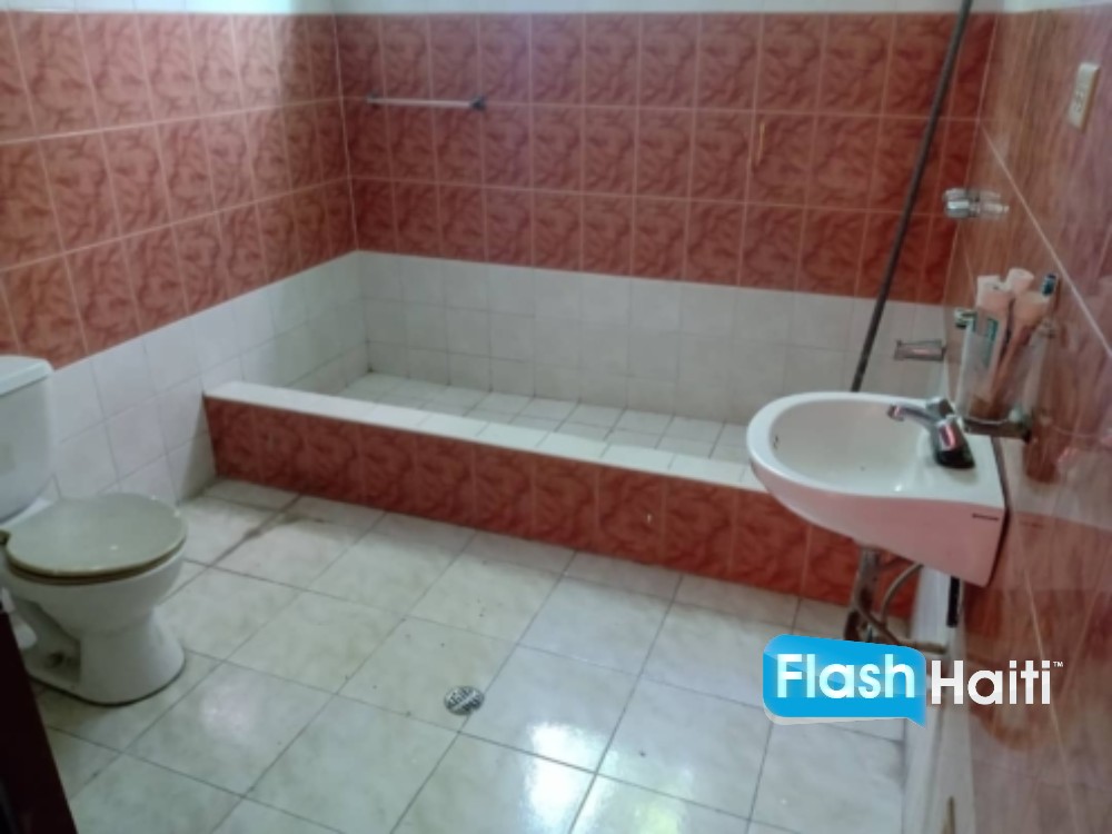 Jacmel Property Near Beach – Big Yard, Secure Gate, Parking