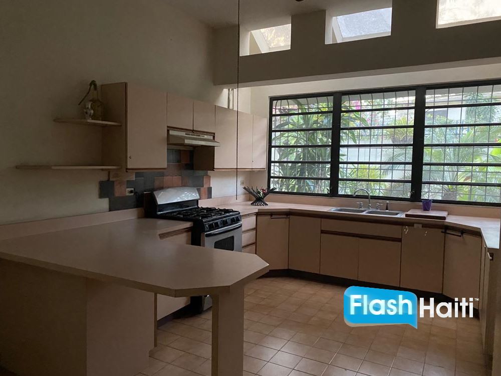 Elegant 3-Bedroom House in Quiet Pétion-Ville Neighborhood – Move-In Ready