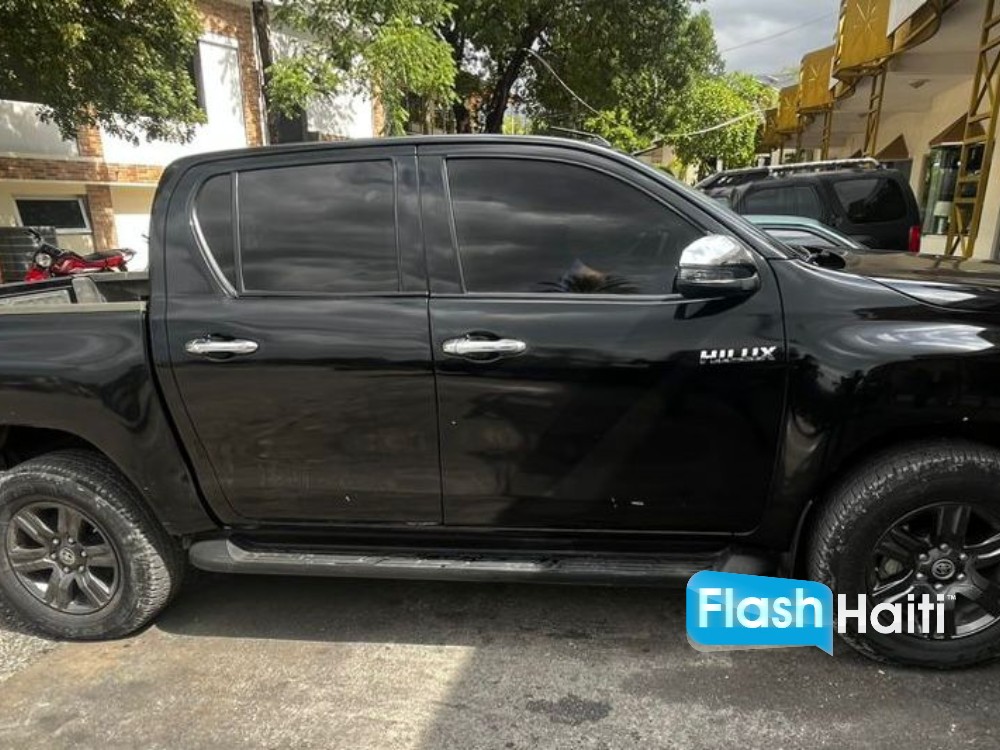 2022 Toyota Hilux SRV (B4 Armored)