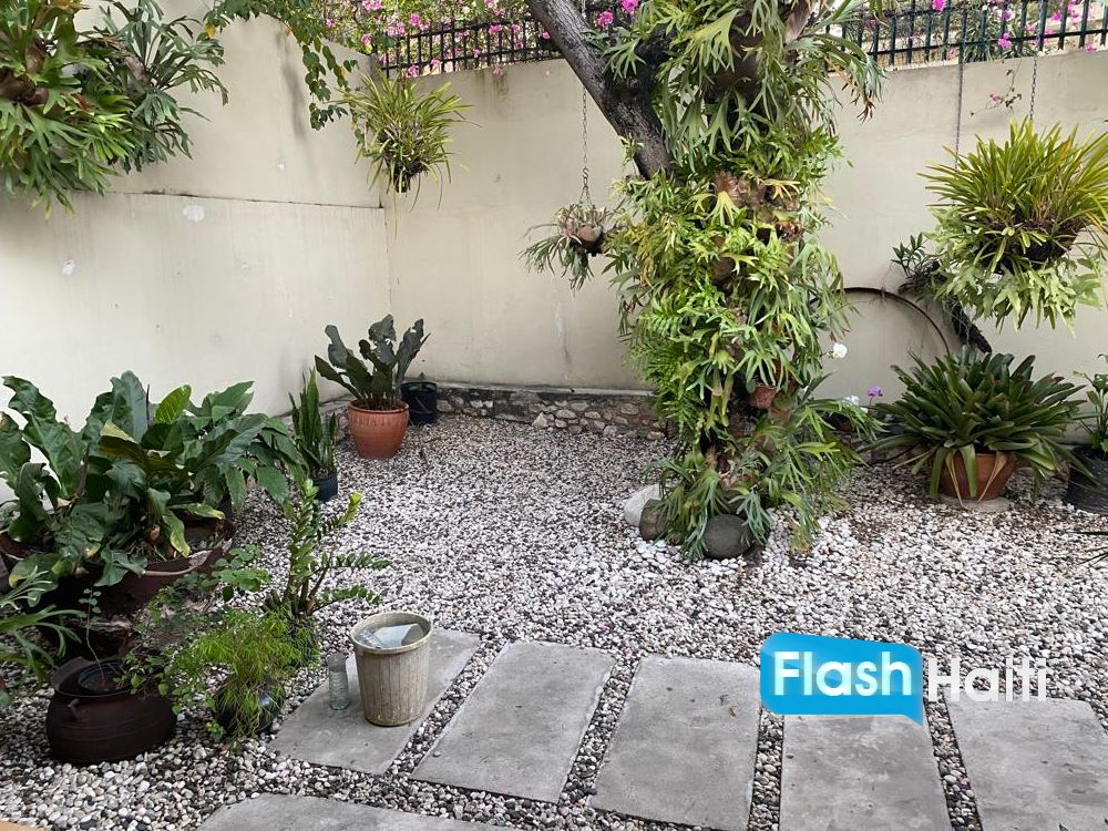 Elegant 3-Bedroom House in Quiet Pétion-Ville Neighborhood – Move-In Ready