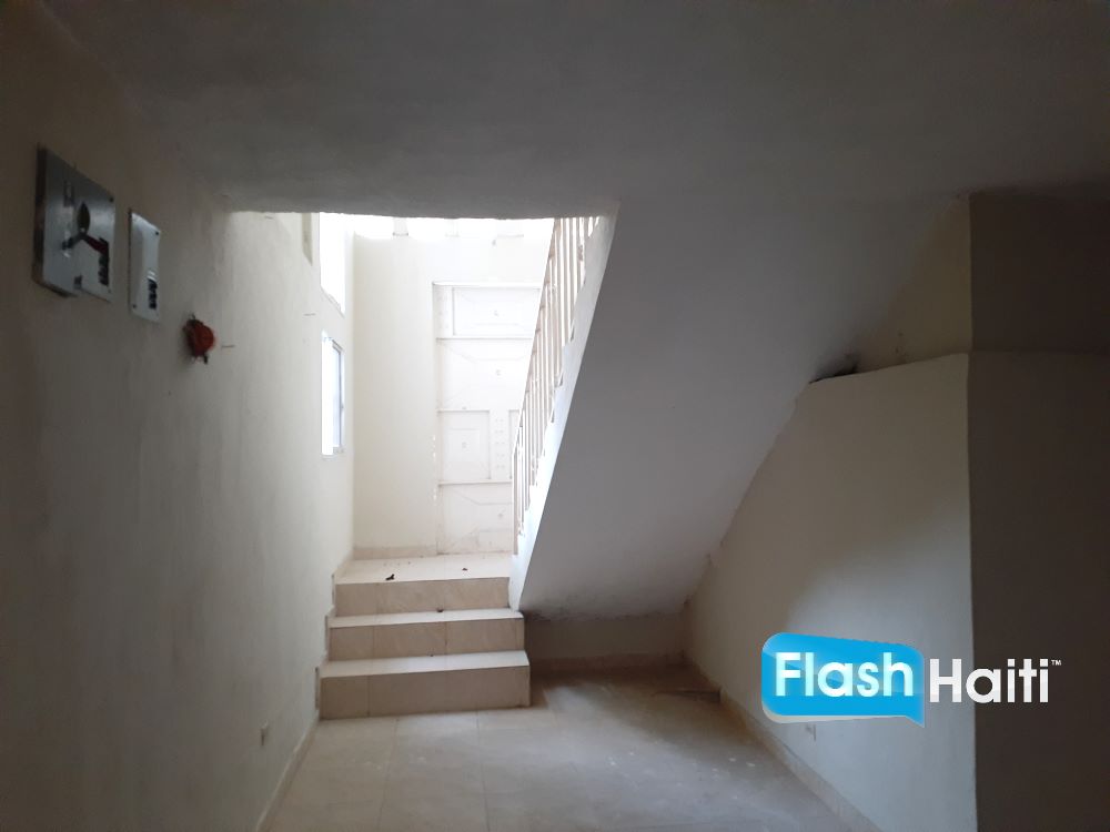 Appartement Neuf a Louer a Diegue, Petionville – 2 Chambres, Parking et Reservoir