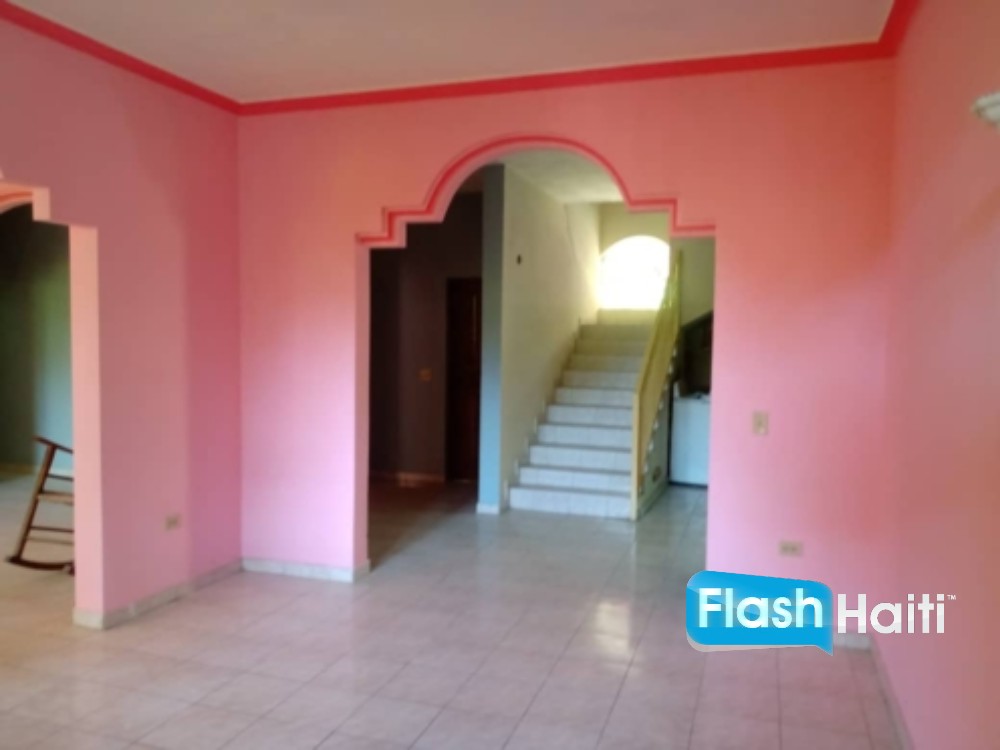 Jacmel Property Near Beach – Big Yard, Secure Gate, Parking