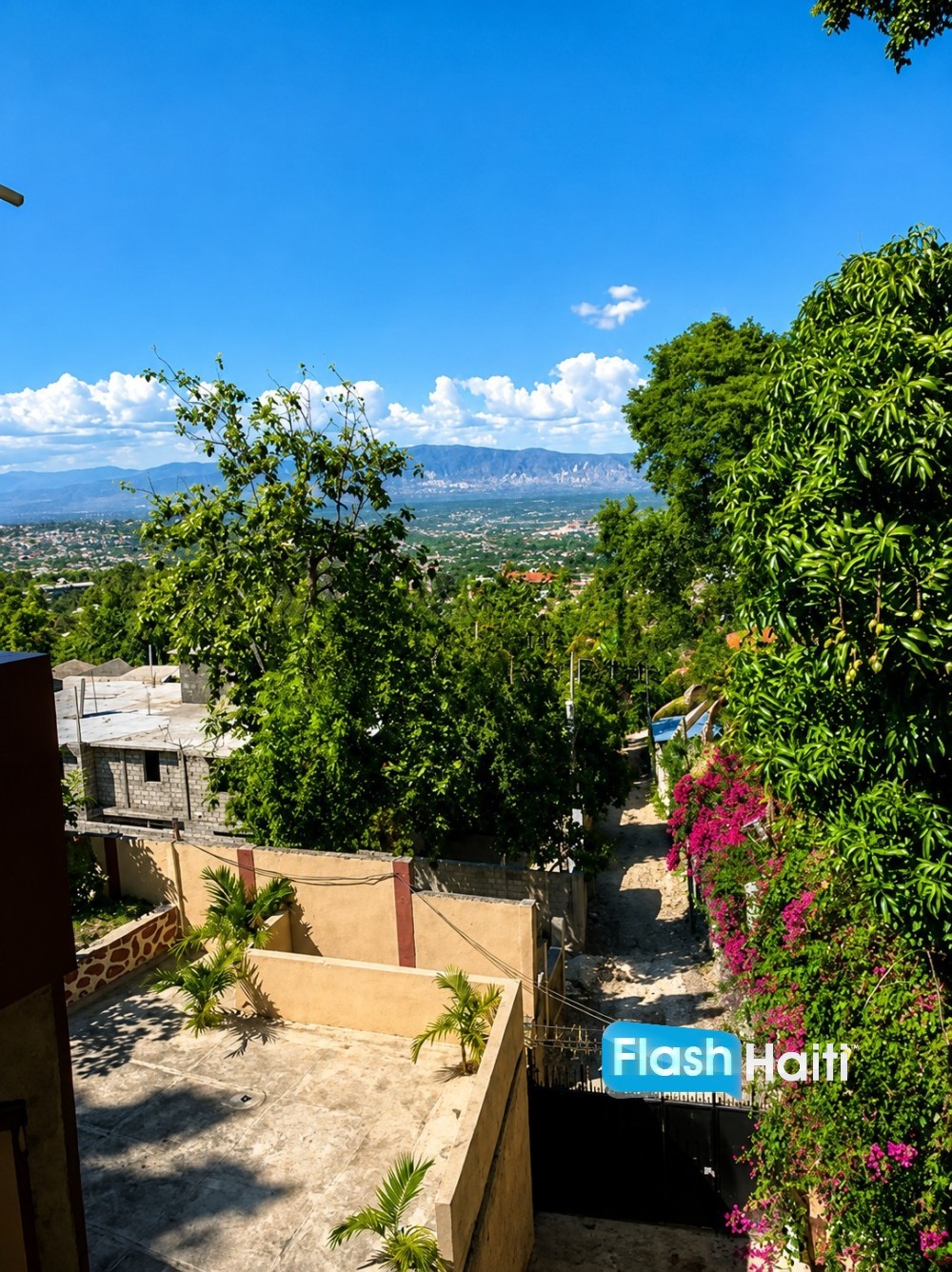 Spacious Duplex with Stunning Views – Route de Frères