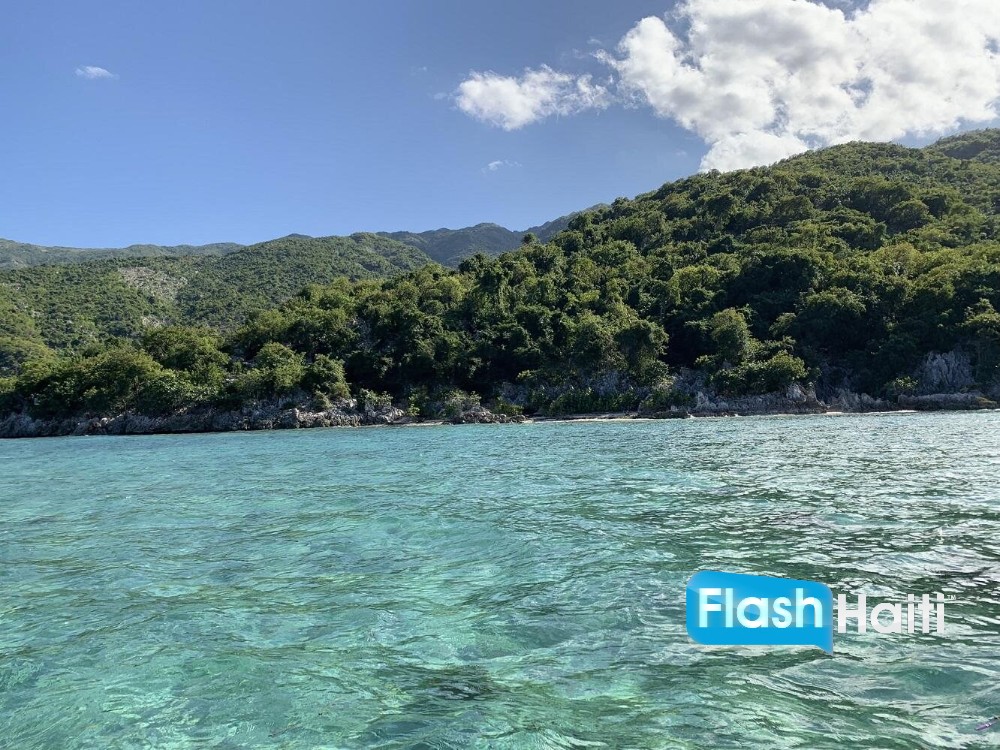 Own Paradise: Oceanfront Land for Sale on Labadee’s Exclusive Island